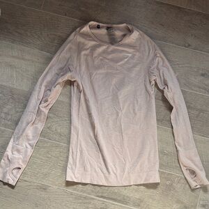 Gymshark Long Sleeve Tee in Light Pink